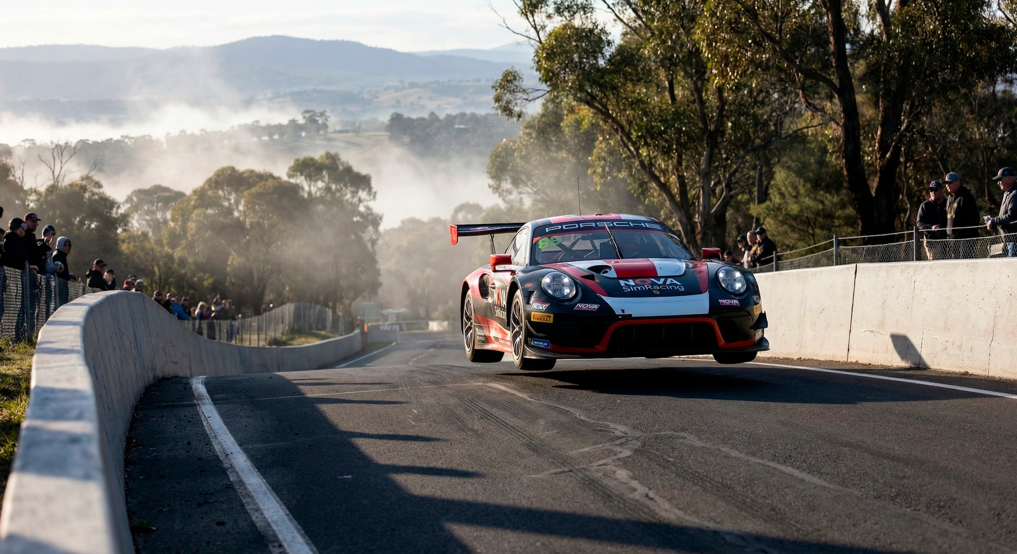 Bathurst 12 Horas: Cuando la Montaña Cobra Vida y No Perdona Errores